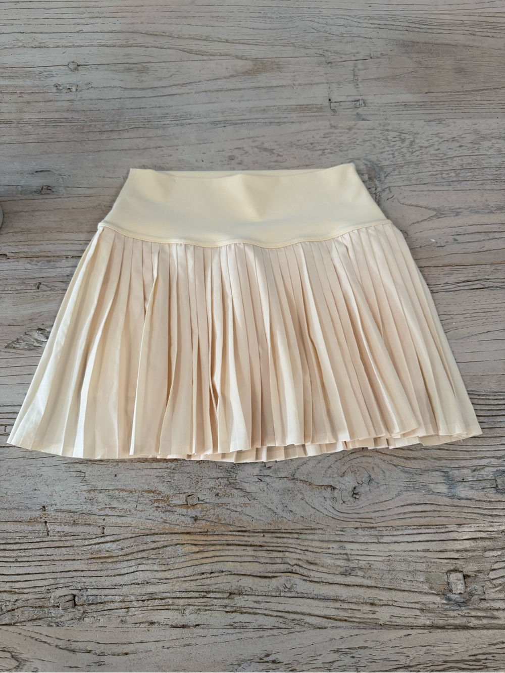 Alo Yellow pleated skort size Small